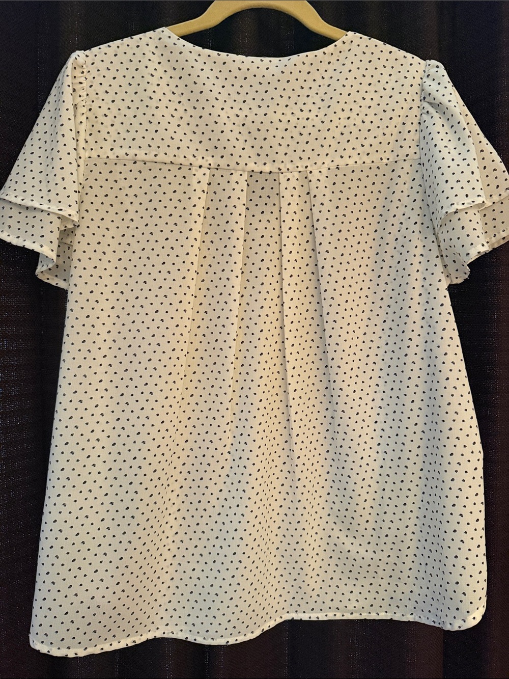 Pleione White V-Neck Flutter Sleeve Polka Dot Blouse - Picture 3 of 3